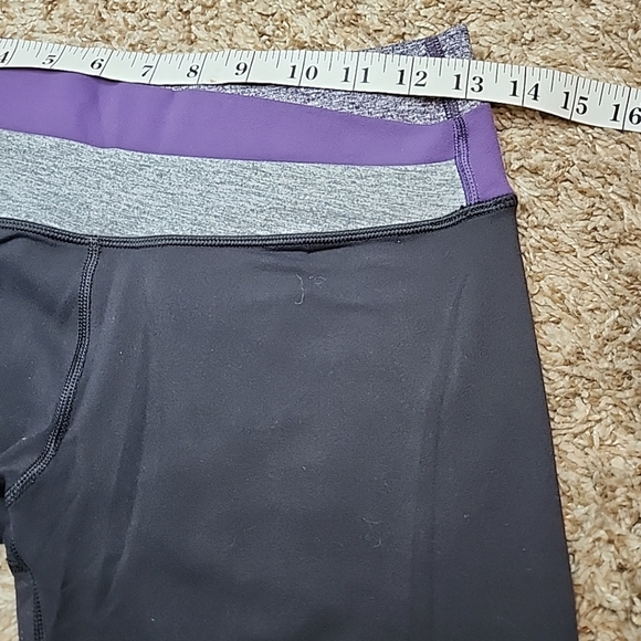 Lululemon black Capri Leggings Purple Crossover Waistband Women’s size 6 - Picture 5 of 9